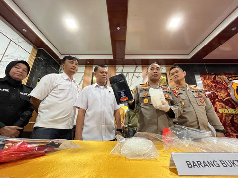 Diupah Rp 80 Juta per Kilo, 2 Kurir Asal Pontianak Bawa Sabu di Bungkus Kopi