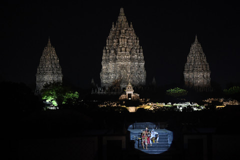 Menbud Fadli Zon Ungkap Alasan India Ingin Bantu Restorasi Candi Prambanan