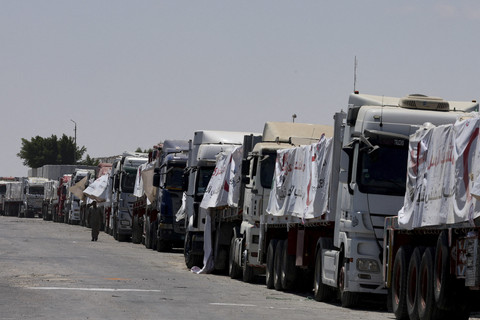 Sempat Ancam Batasi Truk Bantuan Masuk Gaza, Israel Kini Buka Perlintasan Rafah
