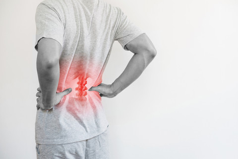 Angkat Beban Picu Nyeri Punggung, Bone Setting Jadi Alternatif Penyembuhan