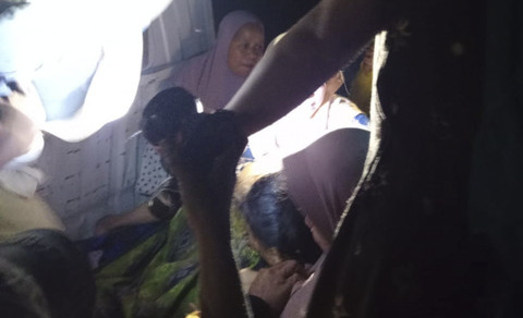 Tak Ada Jembatan & Air Sungai Meluap, Warga Polman Terpaksa Lahiran di Mobil Bak