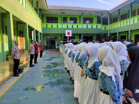 Polisi di Depok Kunjungi Sekolah, Imbau Para Siswa Tak Ikut Demo di DPR