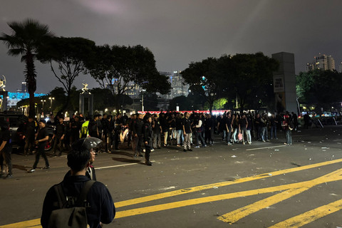 Ramai Video Pengendara Ojol Tertabrak Mobil Rantis Polisi di Pejompongan
