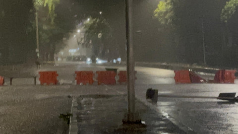 Kondisi Mako Brimob Polda Metro: Jalan Ditutup, Gas Air Mata Ditembakkan