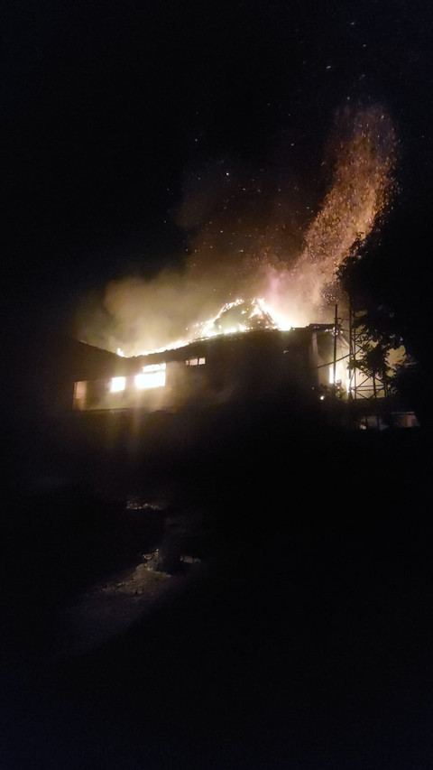 Massa Bakar Kantor Sekwan Gedung DPRD Solo