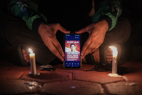 Foto: Ojol di Kendari Gelar Aksi Solidaritas untuk Affan Kurniawan