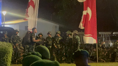Ratusan Prajurit TNI Bersenpi di Monas, Kadispenad: Persiapan Patroli Malam