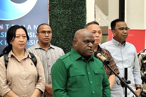 Natalius Pigai: Polisi Harus Tegas Pisahkan Demonstran dan Perusuh