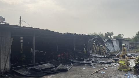 Kebakaran Gudang di Slipi Jakbar Proses Pendinginan