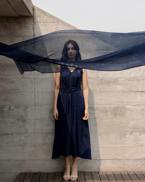 Misi Sustainable Fashion SukkhaCitta di Balik Gaun yang Dikenakan di Film Sore