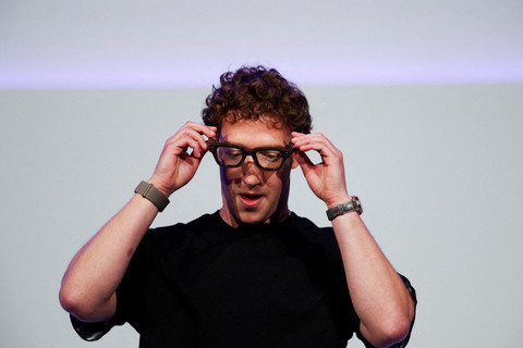 Mark Zuckerberg Kloning Dirinya Jadi AI, Buat Pimpin Para Karyawan Meta