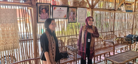 Kemenkum Kalbar Kunjungi Rumah Belajar dan Galeri Kain Pantang Sintang