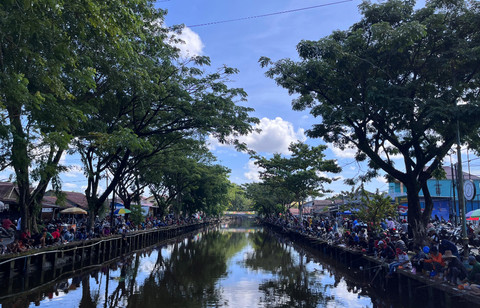 Ribuan Peserta Meriahkan Lomba Mancing Lele di Parit Sungai Jawi Pontianak