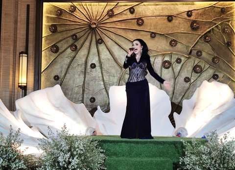 Menikmati Intimate Concert With Kris Dayanti di Plataran Borobudur