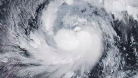 Filipina Evakuasi 100 Ribu Penduduk Waspadai Ancaman Topan Super Fung-wong