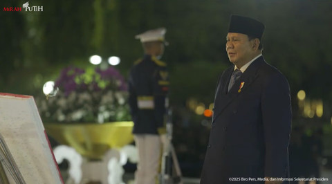 Prabowo Pimpin Renungan di TMP Kalibata: Jangan Lupakan Jasa Pahlawan