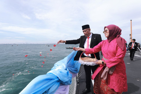 Kemensos & TNI AL Gelar Tabur Bunga, Agus Jabo: Penghormatan bagi Pahlawan