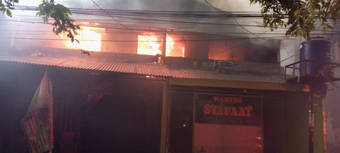 Warung Tongseng di Pasar Minggu Terbakar, Diduga Karena Tabung Gas
