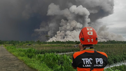 Gunung Semeru Erupsi: Pasutri Asal Kediri Alami Luka Bakar Kena Awan Panas