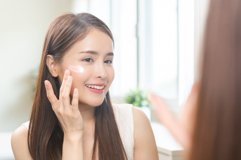 Chemical vs Physical Sunscreen, Mana yang Lebih Cocok untuk Kulitmu?
