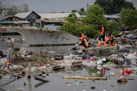 Pramono Ungkap Sampah Masih Jadi Penyebab Banjir di Jakarta