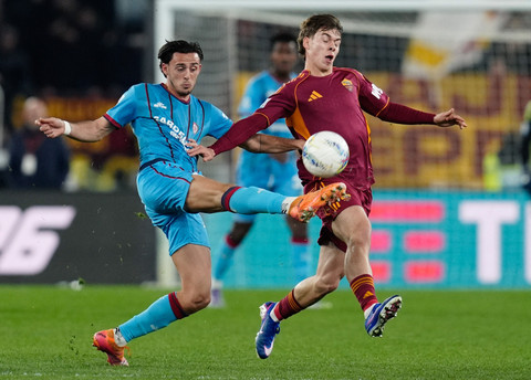 Foto: Brace Donyell Malen Bawa AS Roma Kalahkan Cagliari di Liga Italia