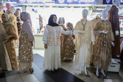Kisah di Balik Gamis 'Bini Orang' di Tanah Abang yang Jadi Tren Jelang Ramadan