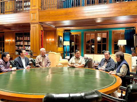 Seskab Teddy: Prabowo Terima 5 Pengusaha Nasional, Ajak Ciptakan Lapangan Kerja