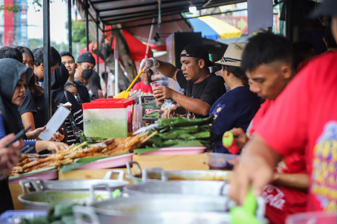 Foto: Berburu Takjil di Pasar Benhil