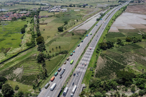 Kemenhub Sanksi 124 Perusahaan Truk yang Langgar Aturan Pembatasan Arus Mudik