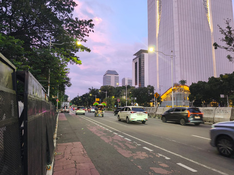 Melihat Monas yang Kini Bebas Parkir Liar Usai Puluhan Mobil Dikempeskan