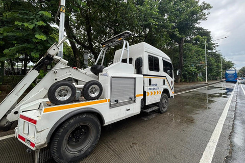 Marak Parkir Liar di Monas, Dishub Siagakan Mobil Derek Keliling Kawasan