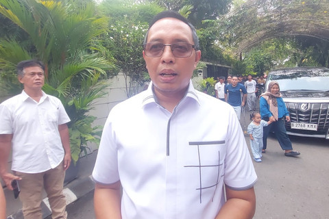Hasan Nasbi Temui Jokowi, Jamin Stok BBM Aman di Tengah Konflik Timur Tengah
