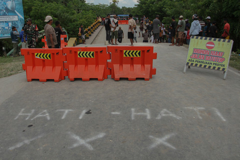 Foto: Akses Trans Timor Putus Akibat Jembatan Amblas