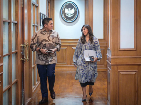 Seskab Teddy Terima Kunjungan Menkomdigi, Bahas Implementasi PP TUNAS