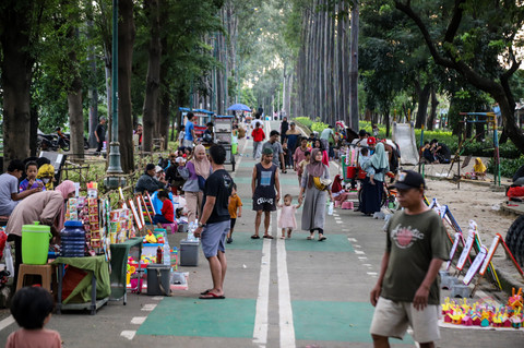 Foto: BKT Jadi Destinasi Favorit Warga di Akhir Libur Lebaran