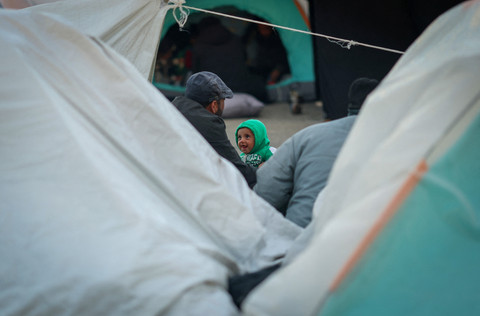 Foto: Ribuan Anak Mengungsi di Tengah Konflik Lebanon