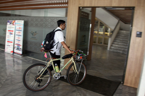 Foto: ASN Ramai-Ramai Gowes ke Kantor Demi Hemat Energi