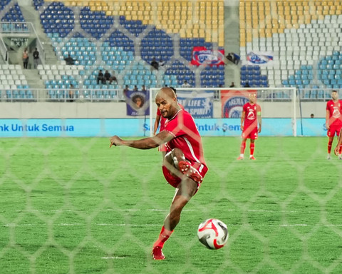 Super League: Gol Penalti Bawa Malut United Curi Poin di Markas Arema