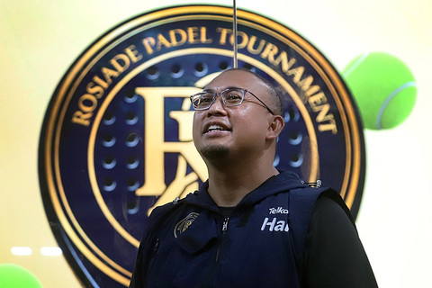 Andre Rosiade Gelar Turnamen Padel Gratis untuk Dorong Olahraga Keluarga