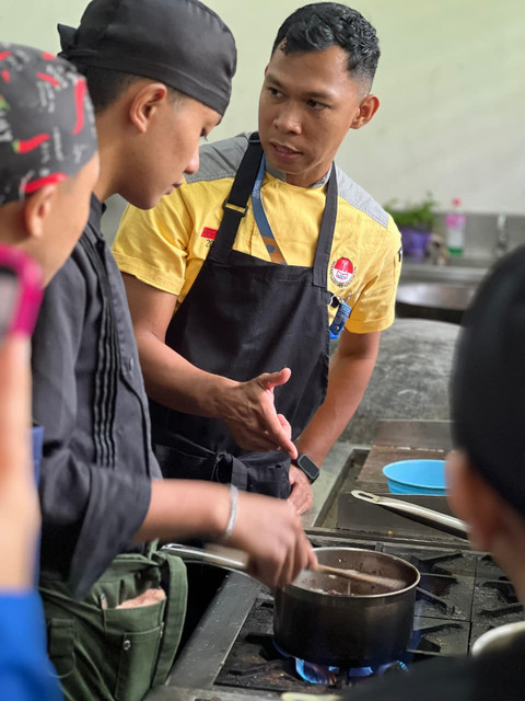 Di Balik Dapur Panas: Mental Tangguh, Senjata Utama Siswa Kuliner