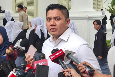 Seskab Teddy Buka Suara soal Rencana Prabowo Akan Potong Gaji Menteri