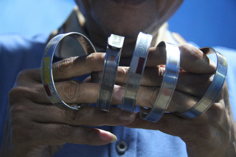 Rejeki Pembuat Gelang Haji di Jepara: Terima Orderan Kemenhaj 226 Ribu Buah