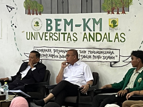 Andre Rosiade Debat dengan Mahasiswa Bahas MBG: 86% Anggaran Dinikmati Rakyat