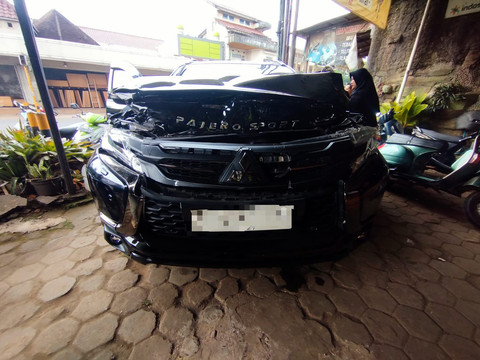 Sopir Truk di Jepara Ngantuk, Tabrak Pajero-Grand Max