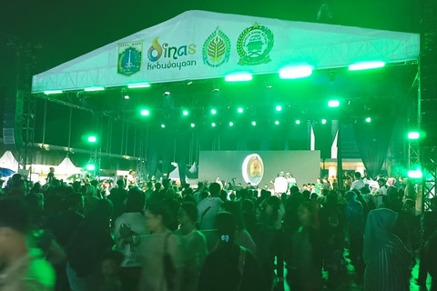 Hujan Tak Surutkan Antusiasme Warga Datang ke Lebaran Betawi di Hari Terakhir