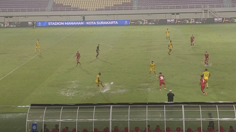 Semen Padang Dikalahkan Persis Solo, Andre Rosiade Kritik Stadion Manahan