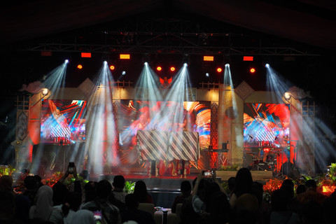 Saat Lampu Sorot Padam: Nestapa di Balik Panggung yang Sepi