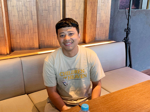 Main Children Of Heaven, Muhadkly Acho Curi Ilmu Sutradara dari Hanung Bramantyo