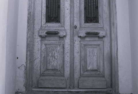 Epitaf bagi Pintu: Matinya Sang Penjaga